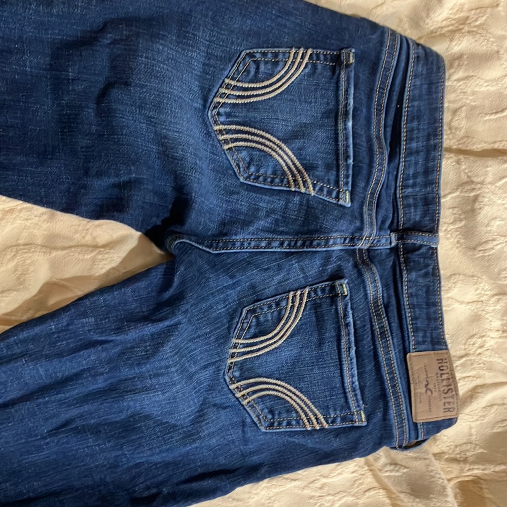 Hollister Classic Blue Denim Jeans - Picture 2 of 2